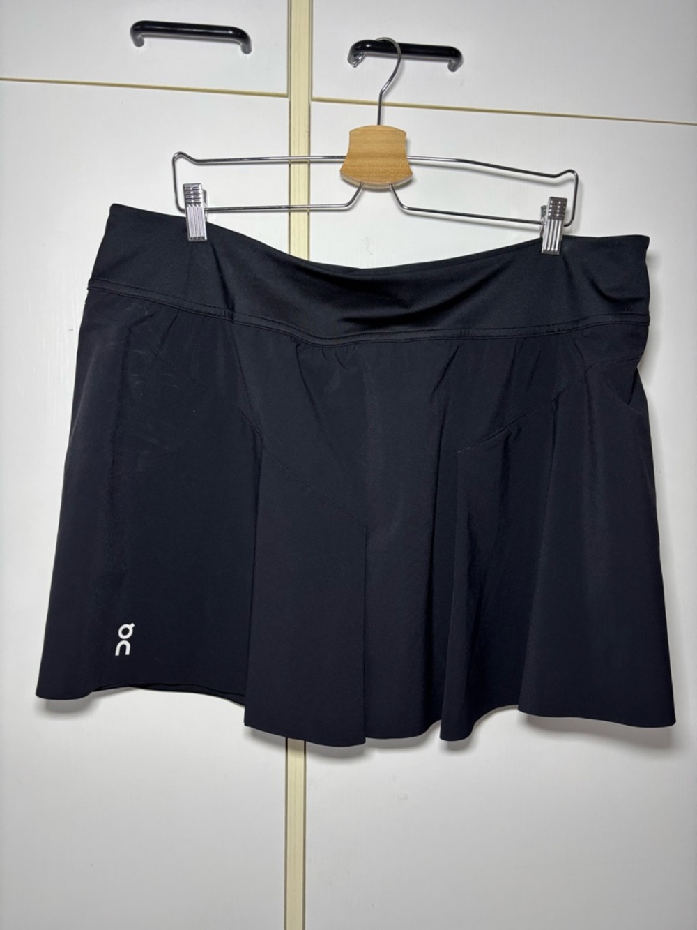 Run On Clouds Black Athletic Skort XXL High Rise Tennis Skort Built-In Shorts
